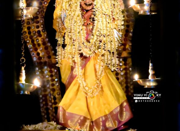 ಮುಂಡ್ಕೂರು ಶ್ರೀ ದುರ್ಗಾಪರಮೇಶ್ವರಿ ಅಮ್ಮನವರ ಶುಕ್ರವಾರದ ಅಲಂಕಾರ