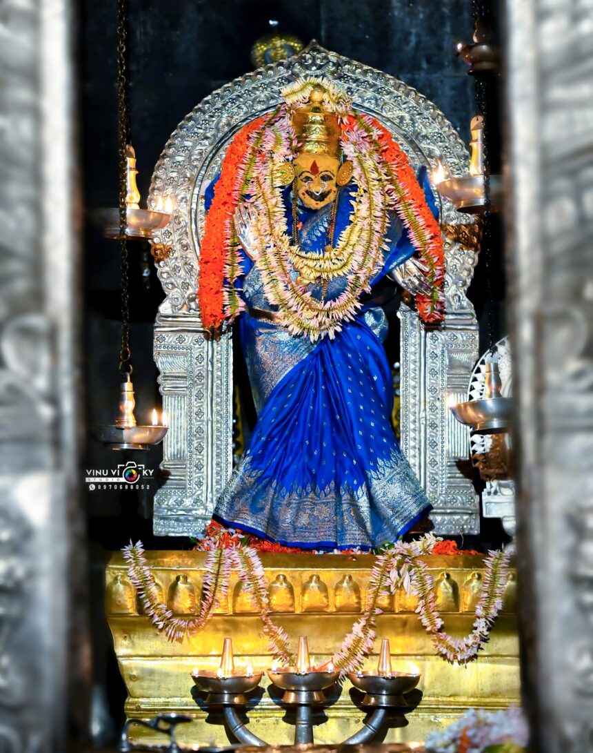 ಶುಕ್ರವಾರದ ಅಲಂಕಾರದಲ್ಲಿ ಮುಂಡ್ಕೂರು ಪುರವಾಸಿನಿ