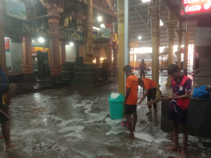 ಇಂದು ಮುಂಡ್ಕೂರು ಶ್ರೀ ದುರ್ಗಾ ಪರಮೇಶ್ವರಿ ದೇವಸ್ಥಾನದಲ್ಲಿ ಸೇವಾ ಭಾರತಿ ಮುಂಡ್ಕೂರು ಮತ್ತು ಭಕ್ತರ ಸಹಕಾರದೊಂದಿಗೆ ಸ್ವಚ್ಛತಾ ಕಾರ್ಯ ನಡೆಯಿತು.