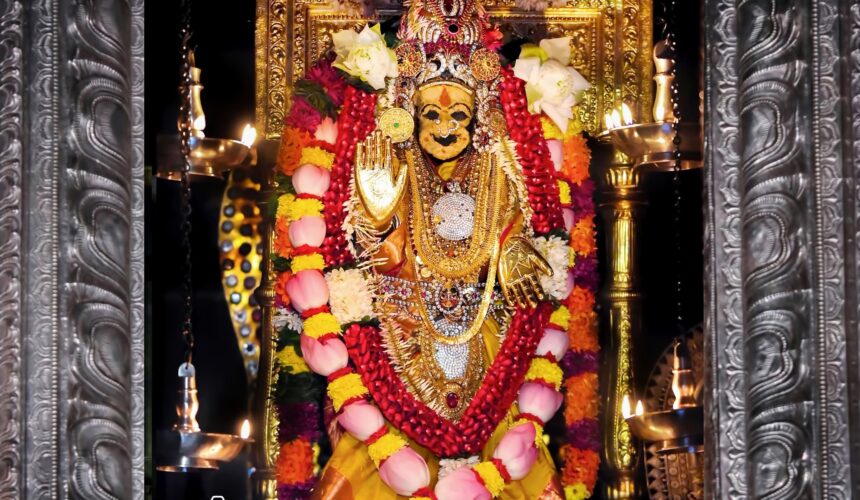 ತುಳುನಾಡಿನ ಸಪ್ತ&nbsp; ದುರ್ಗೆಯರಲ್ಲಿ ಒಬ್ಬರಾದ ಮುಂಡ್ಕೂರು ಶ್ರೀ ದುರ್ಗಾಪರಮೇಶ್ವರಿ ಅಮ್ಮನವರು ನವರಾತ್ರಿ ಮೊದಲನೇ ದಿನವಾದ ಇಂದು ಶೈಲಪುತ್ರಿ ಅಲಂಕಾರಲ್ಲಿ..🙏🏻