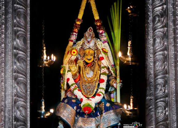 ಲಲಿತಾಪಂಚಮಿಯ ಸುದಿನ ಸಮಸ್ತ ಬ್ರಹ್ಮಾಂಡಕ್ಕೆ ಮಾತೃ ಸ್ವರೂಪಿಣಿಯಾದ ರಾಜರಾಜೇಶ್ವರಿ ಅಲಂಕಾರದಲ್ಲಿ ಮುಂಡ್ಕೂರು ದುರ್ಗಾಪರಮೇಶ್ವರಿ ಅಮ್ಮನವರು