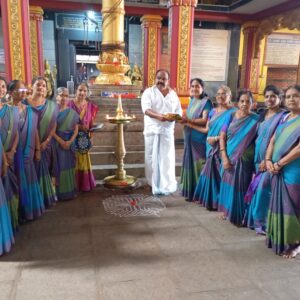 ಇಂದು ಮುಂಡ್ಕೂರು ಶ್ರೀ ದುರ್ಗಾ ಪರಮೇಶ್ವರಿ ಅಮ್ಮನವರ ದೇವಸ್ಥಾನದಲ್ಲಿ ಬೆಳಿಗ್ಗೆ 12-00ರಿಂದ 2-00ರ ವರೆಗೆ ಶ್ರೀ ಶಂಕರ ಪ್ರತಿಷ್ಠಾನ ಭಜನಾ ಮಂಡಳಿ ಕಾರ್ಕಳ ಇವರಿಂದ ಭಜನಾ ಕಾರ್ಯಕ್ರಮ ನಡೆಯಿತು.