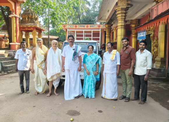 ಇಂದು ಮುಂಡ್ಕೂರು ಶ್ರೀ ದುರ್ಗಾ ಪರಮೇಶ್ವರಿ ದೇವಸ್ಥಾನದ ಹಾಗೂ ಗ್ರಾಮದ ಭಕ್ತಾಧಿಗಳ ವತಿಯಿಂದ ದಿನಾಂಕ 18-01-2026 ರಂದು ಉಡುಪಿ ಶಿರೂರು ಮಠದ ಪರ್ಯಯಕ್ಕೆ ಹಸಿರು ಹೊರೆ ಕಾಣಿಕೆ ನೀಡಲಾಯಿತು.