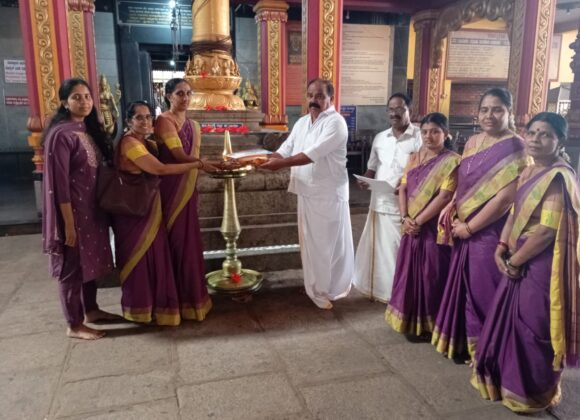 ಇಂದು ಶ್ರೀ ದುರ್ಗಾ ಪರಮೇಶ್ವರಿ ದೇವಸ್ಥಾನ ಮುಂಡ್ಕೂರು ಬೆಳಿಗ್ಗೆ 11-30ರಿಂದ 1-30ರ ವರೆಗೆ&nbsp; ಬಳ್ಳಮಂಜ&nbsp; ಶ್ರೀ ಕೃಷ್ಣ ಭಜನಾ ಮಂಡಳಿ&nbsp; ಮಾಧವ ನಗರ ಸುರತ್ಕಲ್ ಇವರಿಂದ ಭಜನಾ ಕಾರ್ಯಕ್ರಮ ನಡೆಯಿತು.