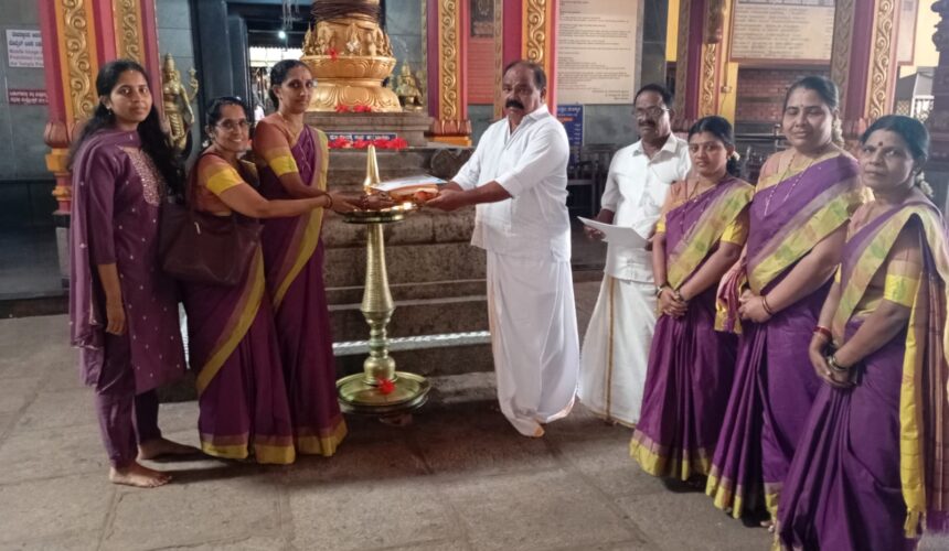 ಇಂದು ಶ್ರೀ ದುರ್ಗಾ ಪರಮೇಶ್ವರಿ ದೇವಸ್ಥಾನ ಮುಂಡ್ಕೂರು ಬೆಳಿಗ್ಗೆ 11-30ರಿಂದ 1-30ರ ವರೆಗೆ ಬಳ್ಳಮಂಜ ಶ್ರೀ ಕೃಷ್ಣ ಭಜನಾ ಮಂಡಳಿ ಮಾಧವ ನಗರ ಸುರತ್ಕಲ್ ಇವರಿಂದ ಭಜನಾ ಕಾರ್ಯಕ್ರಮ ನಡೆಯಿತು. ಇಂದು ಶ್ರೀ ದುರ್ಗಾ ಪರಮೇಶ್ವರಿ ದೇವಸ್ಥಾನ ಮುಂಡ್ಕೂರು ಬೆಳಿಗ್ಗೆ 11-30ರಿಂದ 1-30ರ ವರೆಗೆ ಬಳ್ಳಮಂಜ ಶ್ರೀ ಕೃಷ್ಣ ಭಜನಾ ಮಂಡಳಿ ಮಾಧವ ನಗರ ಸುರತ್ಕಲ್ ಇವರಿಂದ ಭಜನಾ ಕಾರ್ಯಕ್ರಮ ನಡೆಯಿತು.