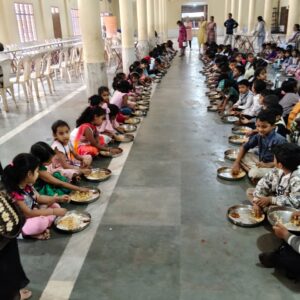 ನಿನ್ನೆ ಮುಂಡ್ಕೂರಿನ ದುರ್ಗಾ ಪರಮೇಶ್ವರಿ ಅಮ್ಮನವರ ಸನ್ನಿಧಿಗೆ, ಕಾರ್ಕಳದ SVT ಇಂಗ್ಲಿಷ್ ಮಾಧ್ಯಮ ಮಕ್ಕಳು ಹಾಗೂ ಭೋದಕ ವರ್ಗ, ಸಿಬ್ಬಂದಿ ವರ್ಗ ಸುಮಾರು 150 ಕ್ಕಿಂತಲು ಅಧಿಕ ಮಂದಿ ಮುಂಡ್ಕೂರಿನ ಅನ್ನಪೂರ್ಣೇಶ್ವರಿ ದರ್ಶನ ಪಡೆದು ಅನ್ನ ಪ್ರಸಾದ ಪಡೆದ್ದರು.