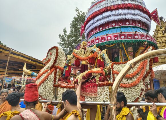 ಶ್ರೀ ದೇವಿಯ ಹಗಲು ರಥೋತ್ಸವ ಶ್ರೀ ದೇವಿಯ ಹಗಲು ರಥೋತ್ಸವ