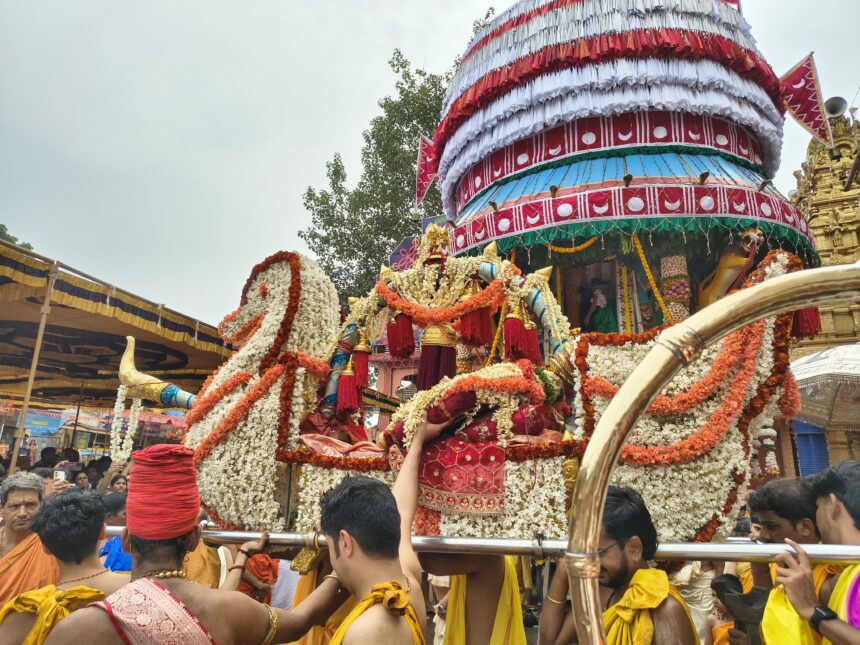 ಶ್ರೀ ದೇವಿಯ ಹಗಲು ರಥೋತ್ಸವ