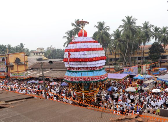 ಮುಂಡೇರ್ದ ಉಳ್ಳಾಲ್ದಿನ ಬ್ರಹ್ಮರಥೋತ್ಸವ ಮುಂಡೇರ್ದ ಉಳ್ಳಾಲ್ದಿನ ಬ್ರಹ್ಮರಥೋತ್ಸವ