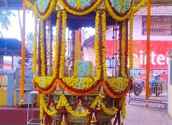 ಪುಷ್ಪಾಲಂಕೃತ ರಜತ ಚಂದ್ರ ಮಂಡಲ