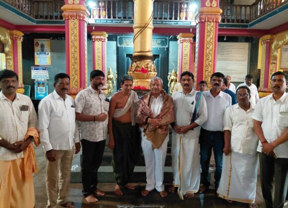 ಕೆ ಆರ್ ಪುರಂ ಬೆಂಗಳೂರು ಇಲ್ಲಿಯ ಶಾಸಕರಾದ ಶ್ರೀ ಬೈರತಿ ಬಸವರಾಜ್ ಇಂದು ಶ್ರೀ ದುರ್ಗಾಪರಮೇಶ್ವರಿ ದೇವಸ್ಥಾನ ಮುಂಡ್ಕೂರಿಗೆ ಭೇಟಿ ನೀಡಿದರು. ಅವರನ್ನು ಈ ಸಮಯದಲ್ಲಿ ದೇವಸ್ಥಾನದ ಅರ್ಚಕರು, ವ್ಯವಸ್ಥಾಪನ ಸಮಿತಿಯ ಅಧ್ಯಕ್ಷರು , ಸದಸ್ಯರು ಹಾಗೂ ಊರಿನ ಗಣ್ಯರು ಬರಮಾಡಿಕೊಂಡರು