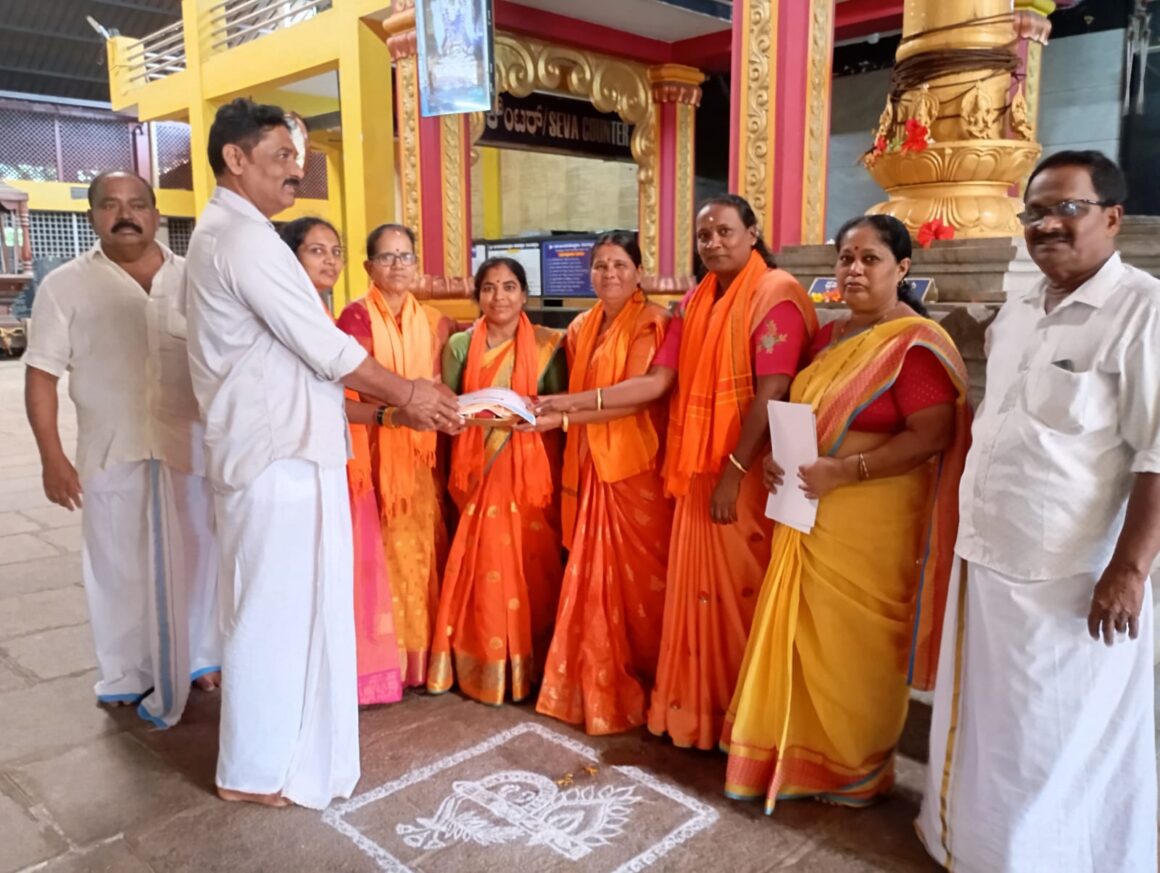 ಇಂದು ಶ್ರೀ ರಕ್ತೇಶ್ವರಿ ಭಜನಾ ಮಂಡಳಿ ಕಿನ್ನಿಗೋಳಿ ಇವರಿಂದ ಭಜನಾ ಕಾರ್ಯಕ್ರಮ ನಡೆಯಿತು ಇಂದು ಶ್ರೀ ರಕ್ತೇಶ್ವರಿ ಭಜನಾ ಮಂಡಳಿ ಕಿನ್ನಿಗೋಳಿ ಇವರಿಂದ ಭಜನಾ ಕಾರ್ಯಕ್ರಮ ನಡೆಯಿತು