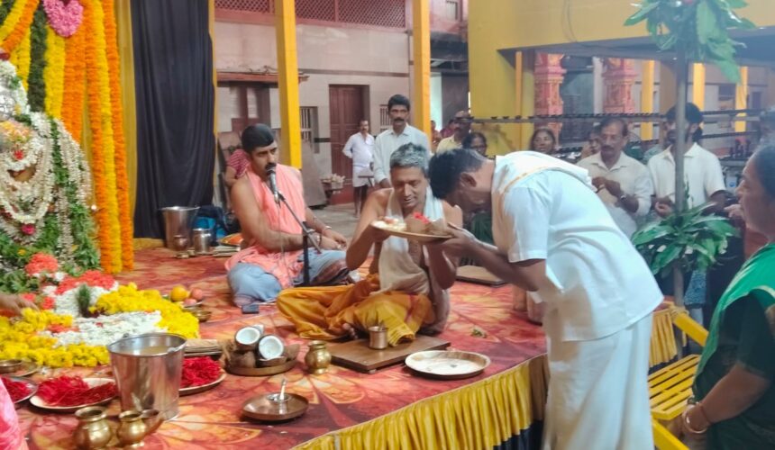 ಮುಂಡ್ಕೂರು ಶ್ರೀ ದುರ್ಗಾಪರಮೇಶ್ವರಿ ದೇವಸ್ಥಾನದಲ್ಲಿ ವರಮಹಾಲಕ್ಷ್ಮಿ ಪೂಜೆಯು ನೆರವೇರಿತು