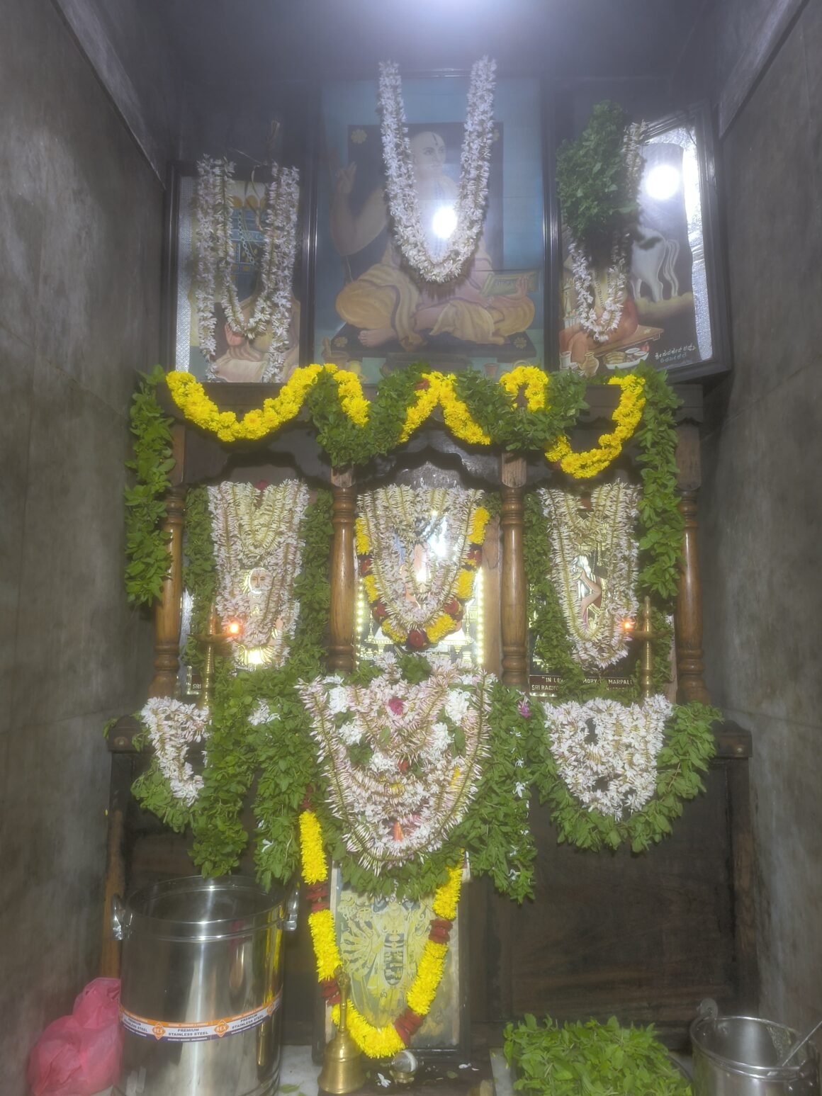 ರಾಯರ 355ನೇ ಆರಾಧನ ಮಹೋತ್ಸವ ರಾಯರ 355ನೇ ಆರಾಧನ ಮಹೋತ್ಸವ