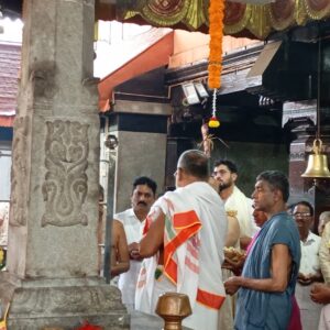 ಶ್ರೀ ದೇವಿಯ ಸನ್ನಿಧಿಯಲ್ಲಿ ಸಾಮೂಹಿಕ ಪ್ರಾರ್ಥನೆ
